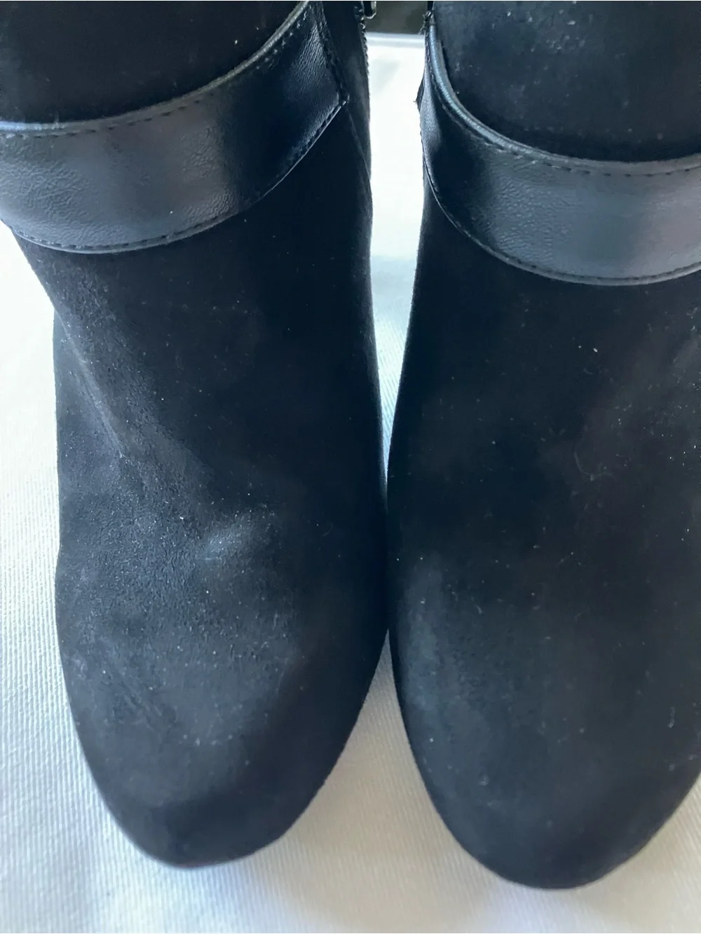 Fergalicious Size 8 Black High-Heel Ankle Booties Side Zipper with Buckle